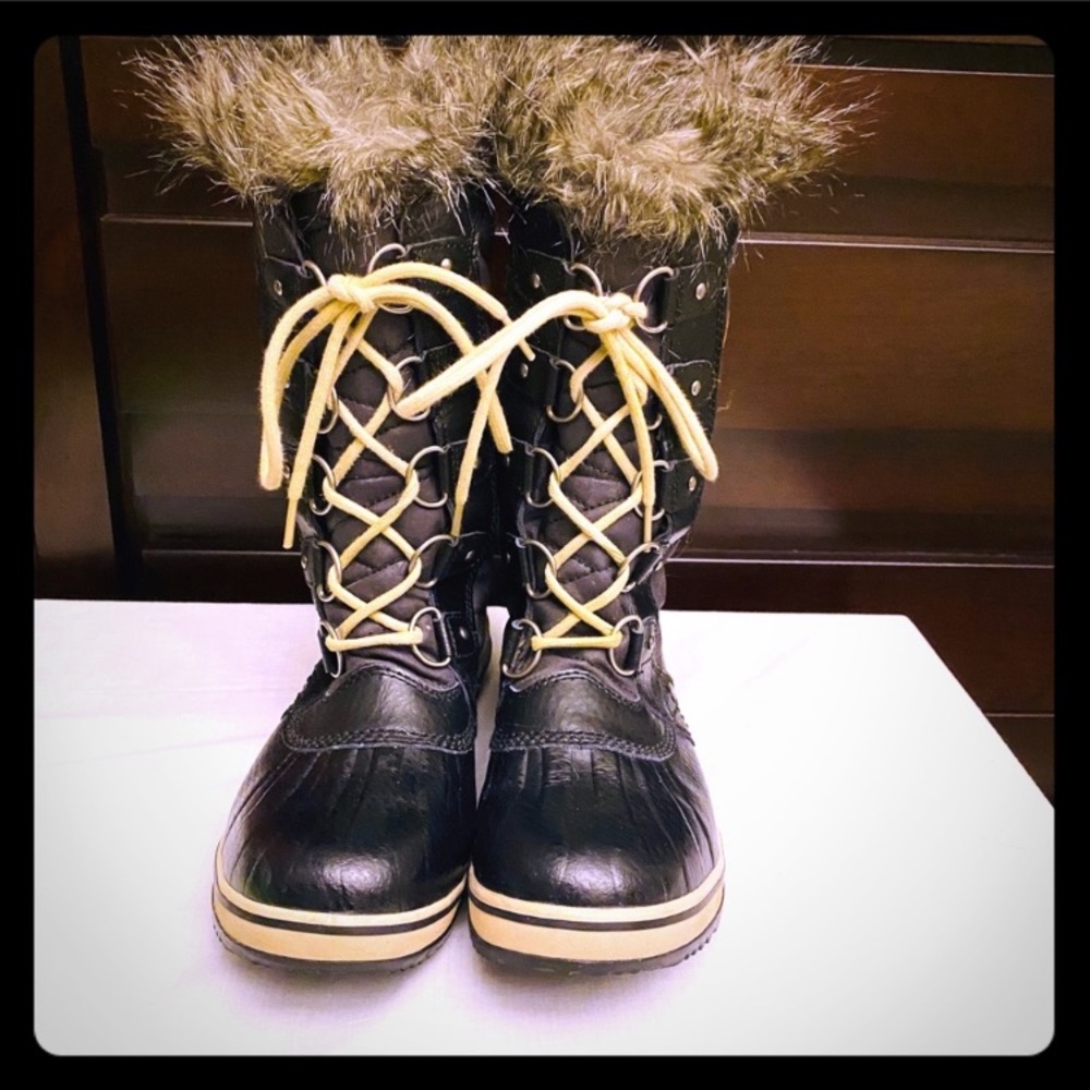 Sorel Tofino Black Leather Winter Boots